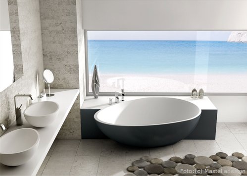 Die Design Badewanne ist sowohl als freistehende Wanne als auch und in der Wand-,Ecken- und Nischenausführungen erhältlich. (Mastelladesign)